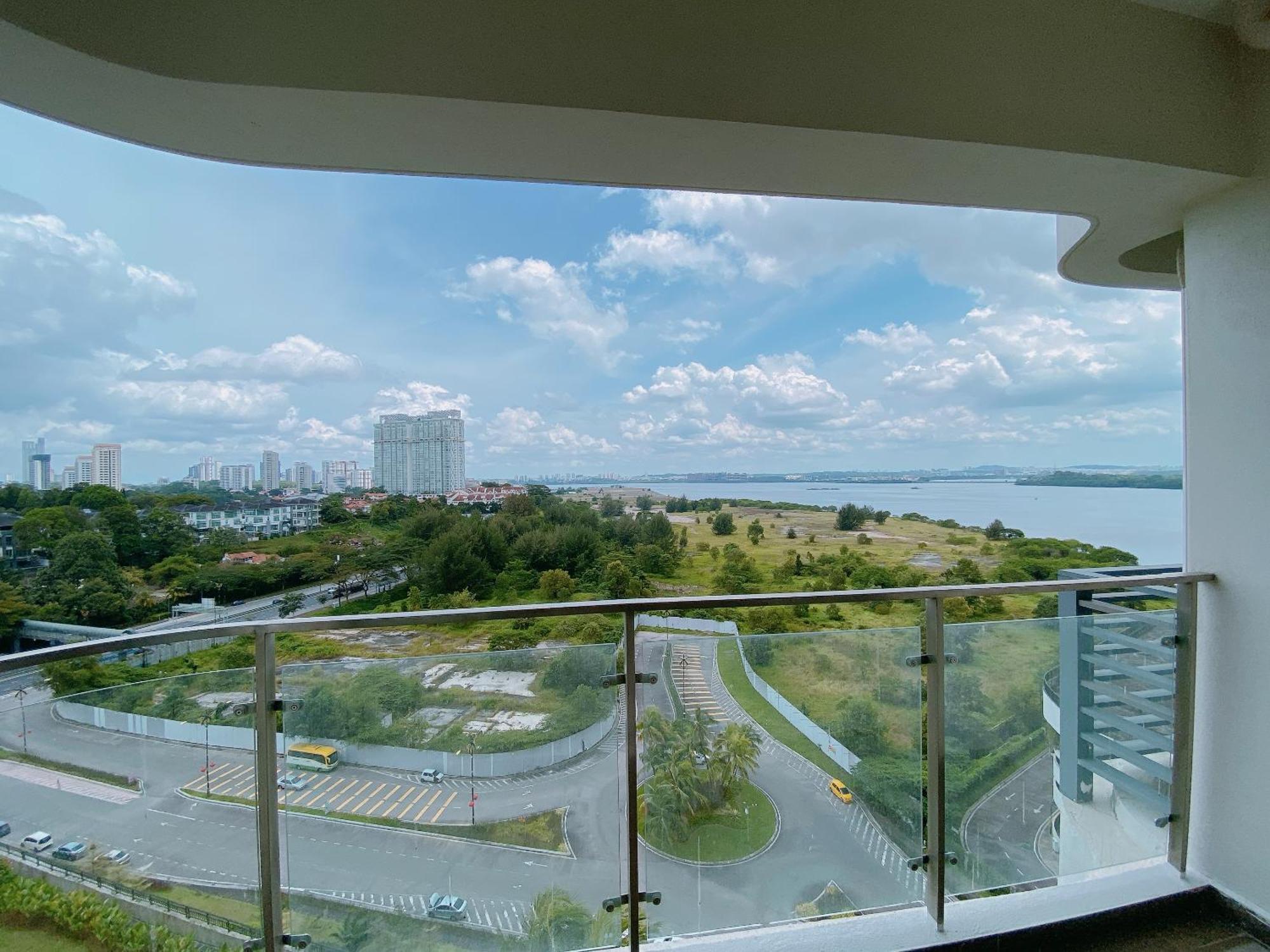 Апартаменти Country Garden Danga Bay By Lions Bay Джохор-Бару Номер фото