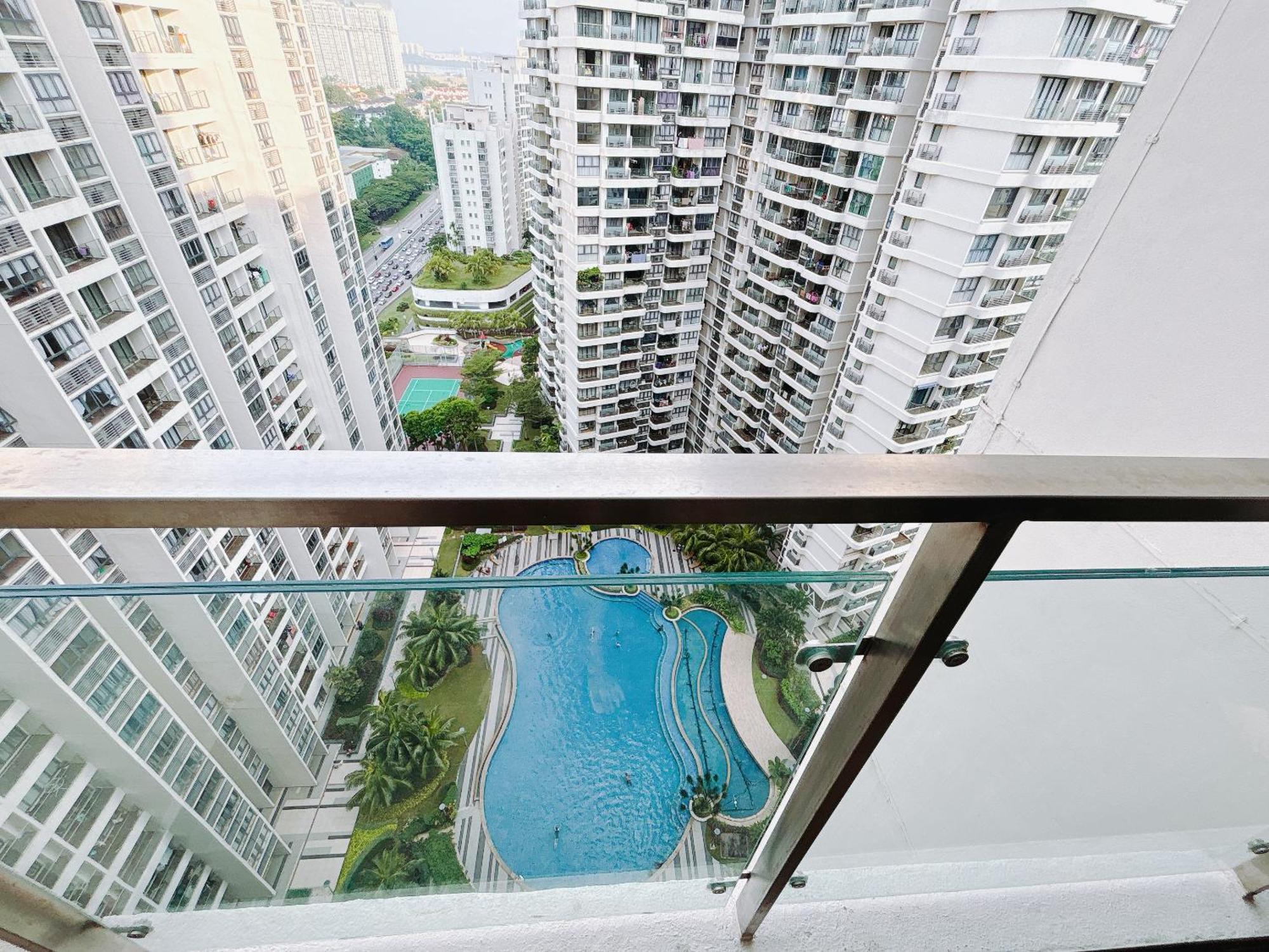 Апартаменти Country Garden Danga Bay By Lions Bay Джохор-Бару Номер фото