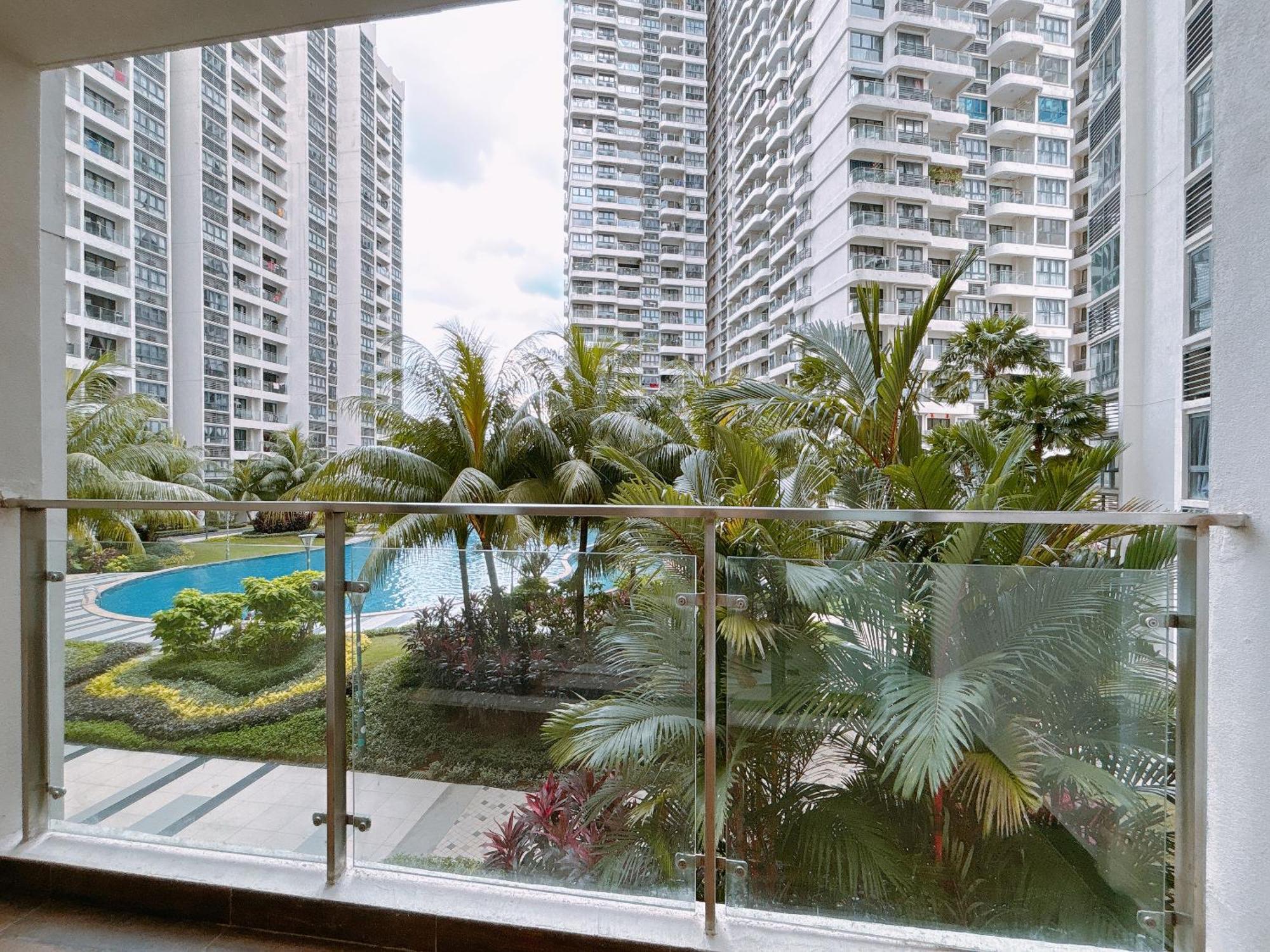 Апартаменти Country Garden Danga Bay By Lions Bay Джохор-Бару Номер фото