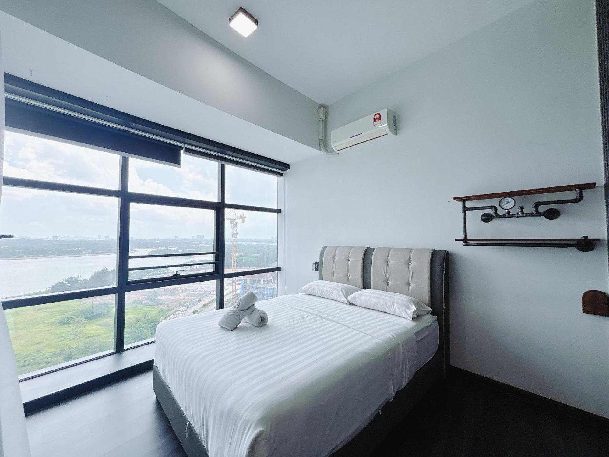 Апартаменти Country Garden Danga Bay By Lions Bay Джохор-Бару Номер фото