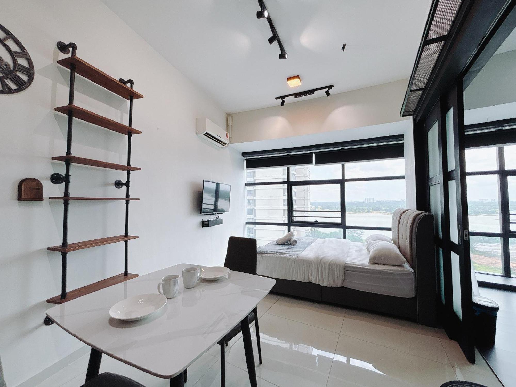Апартаменти Country Garden Danga Bay By Lions Bay Джохор-Бару Номер фото
